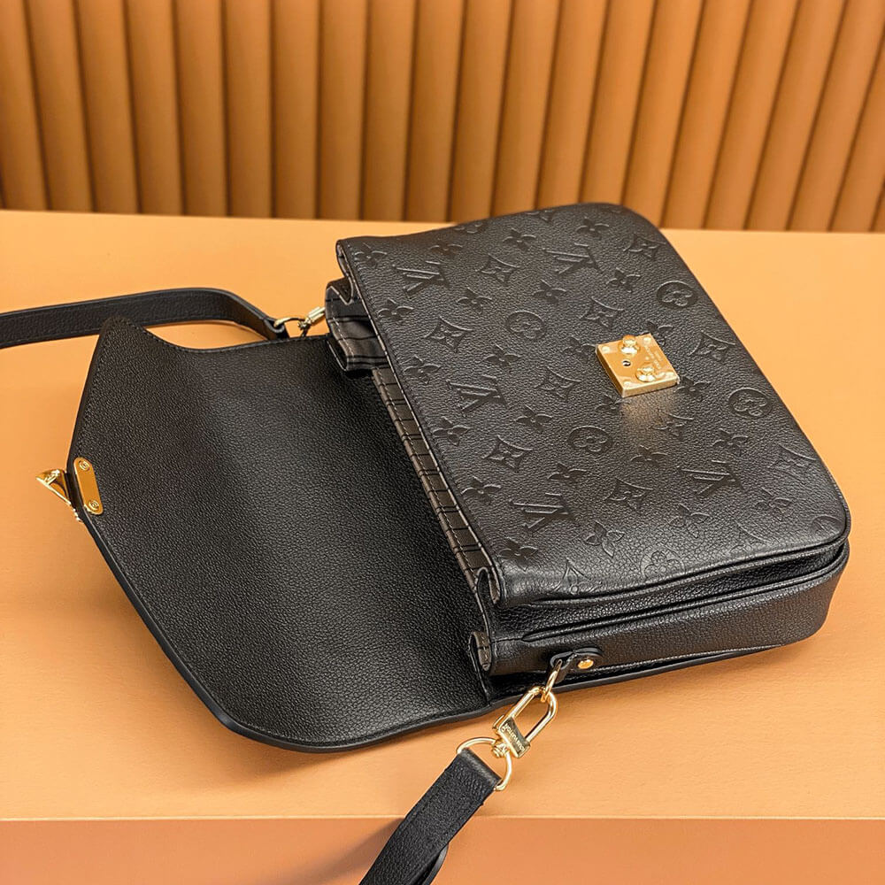 LOUIS VUITTON Pochette Métis M41487