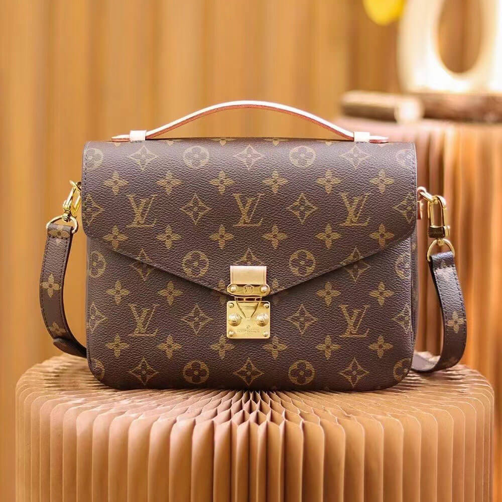 LOUIS VUITTON Pochette Métis M44875