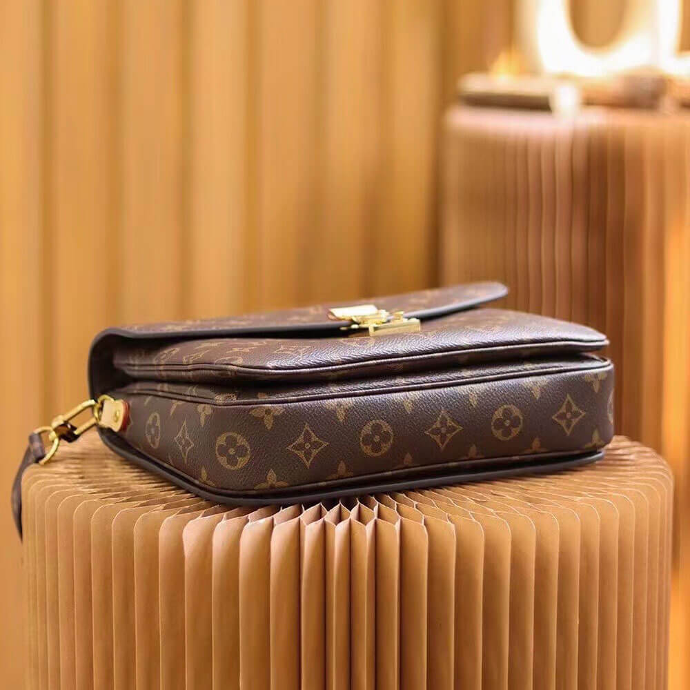 LOUIS VUITTON Pochette Métis M44875