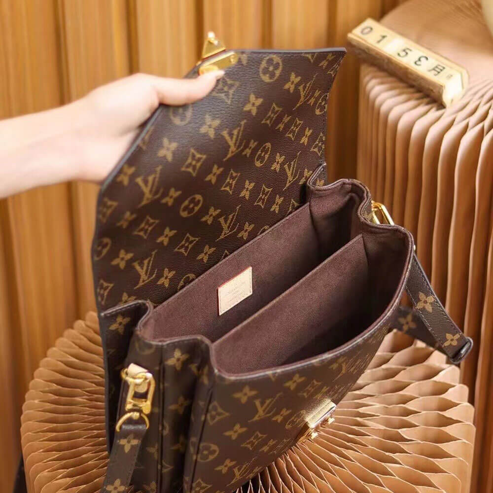 LOUIS VUITTON Pochette Métis M44875