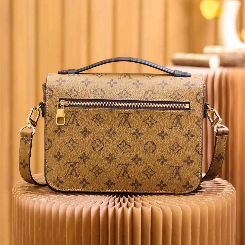 LOUIS VUITTON Pochette Métis M44876