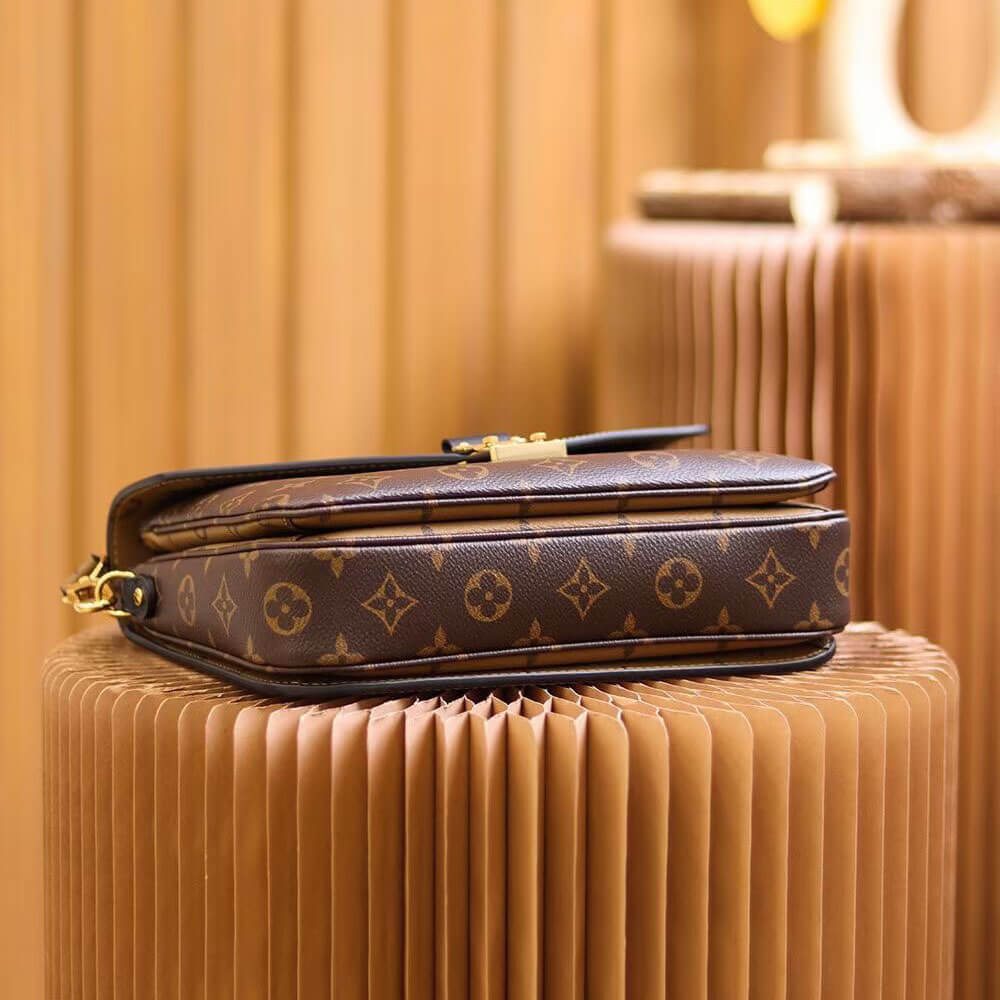 LOUIS VUITTON Pochette Métis M44876