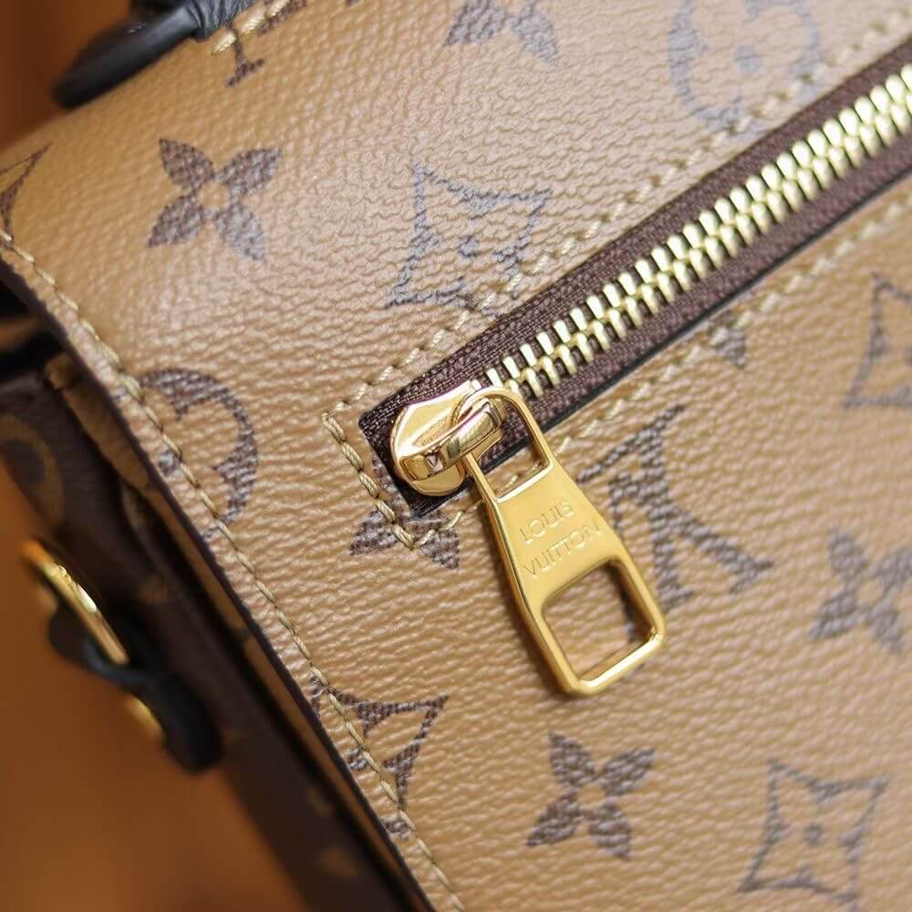 LOUIS VUITTON Pochette Métis M44876